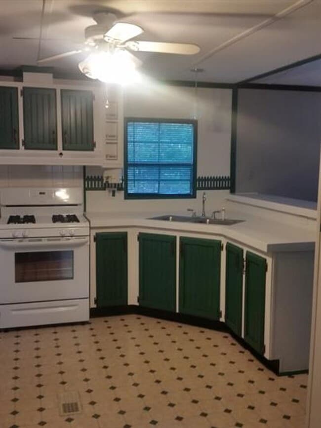 15 Michelle Dr in Byron, GA - Building Photo - Building Photo