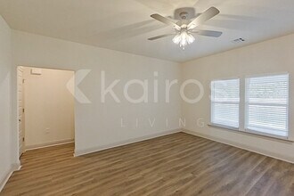 8049 Hendrick Dr in Baton Rouge, LA - Foto de edificio - Building Photo