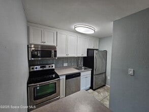 225 S Tropical Trail in Merritt Island, FL - Building Photo - Building Photo