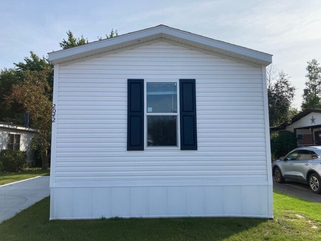 2042 Marmoor Dr in Shelby Township, MI - Building Photo - Building Photo