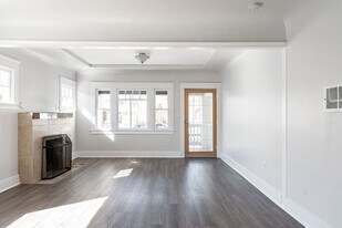 4767 Bancroft St in San Diego, CA - Building Photo