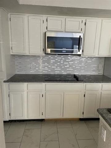 9831 W Walnut St in Dallas, TX - Building Photo - Building Photo