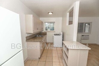 728 Darina Ave in Sacramento, CA - Foto de edificio - Building Photo