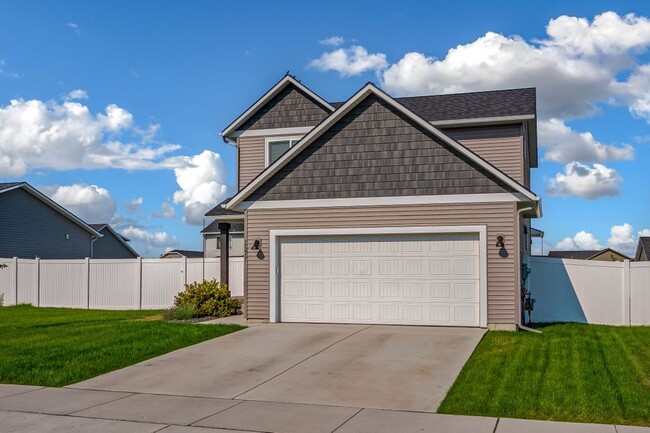 12417 N Cavanaugh Dr in Rathdrum, ID - Building Photo - Building Photo