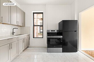 203 8th Ave in Brooklyn, NY - Foto de edificio - Building Photo