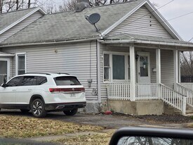 2814 10th St in Niagara Falls, NY - Building Photo