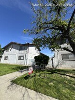 1861 Emma Lee Ln in Hanford, CA - Building Photo