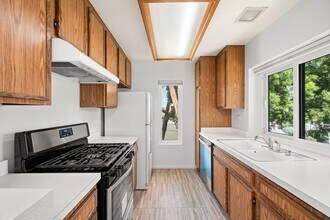 8355 Capricorn Way in San Diego, CA - Building Photo - Building Photo