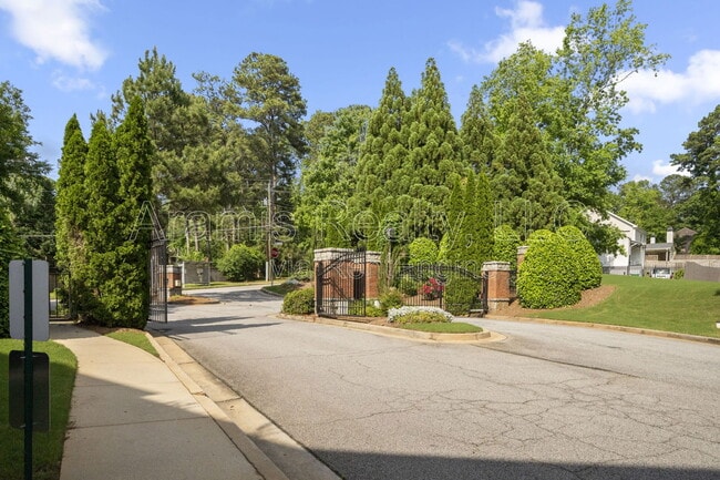 2110 Gorman Grove in Atlanta, GA - Building Photo - Building Photo
