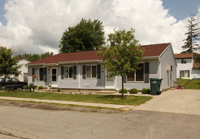 Meadow View Apartments in Fowlerville, MI - Foto de edificio - Building Photo