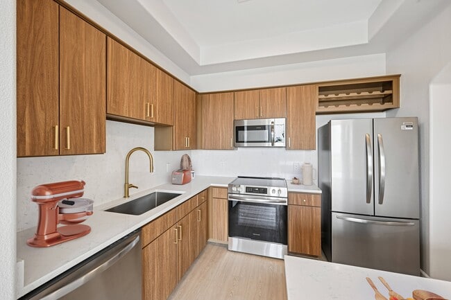 4550 Cherry Creek in Glendale, CO - Foto de edificio - Building Photo