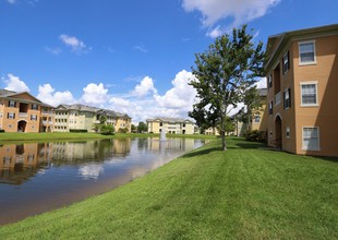 Academy Village Apartments in Kissimmee, FL - Building Photo - Building Photo