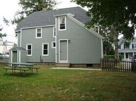 8 Main St, Unit 1 in Kingston, MA - Building Photo