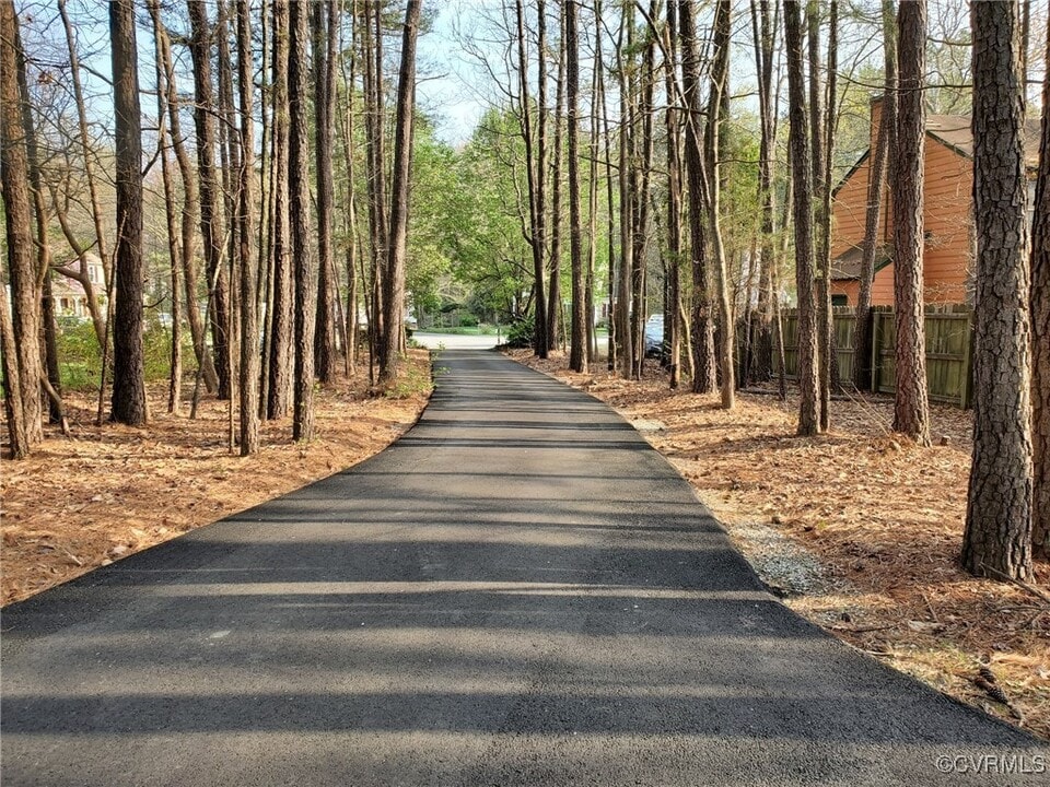 10404 Tamworth Rd in Chesterfield, VA - Building Photo