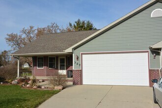 327 Cordy Lane, Unit 4Bedroom in Hortonville, WI - Building Photo - Building Photo