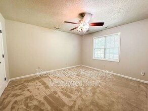 307 Silverberry Ct in Cary, NC - Building Photo - Building Photo