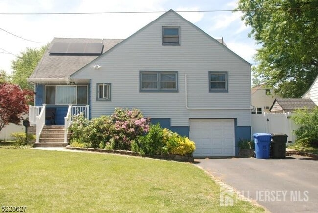 property at 118 Glenwood Terrace