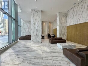 448 Burnhamthorpe Rd W in Mississauga, ON - Building Photo - Building Photo