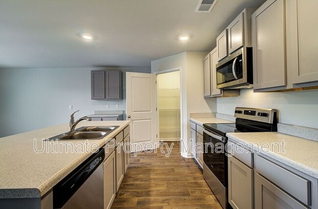 1823 Fox Trce Cir in Leland, NC - Building Photo - Building Photo