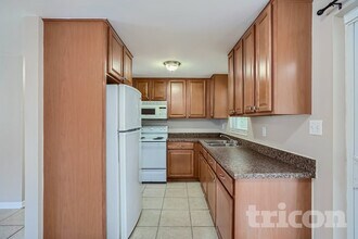 5024 S 85th St in Tampa, FL - Building Photo - Building Photo