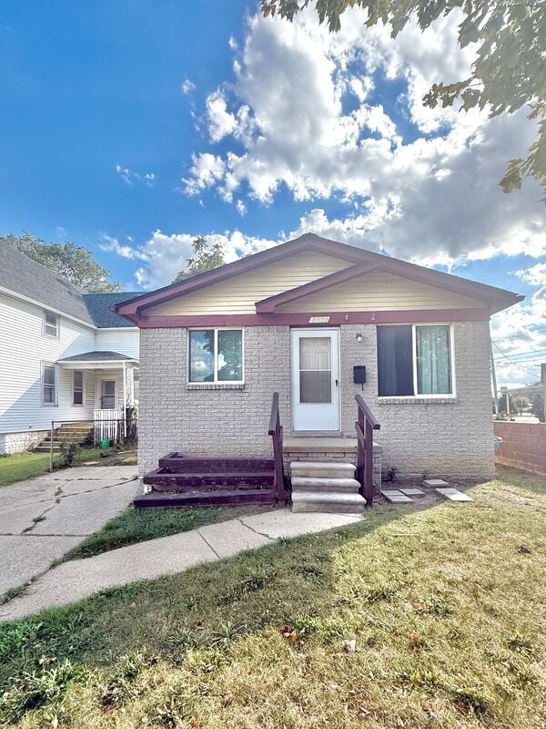 property at 8030 Jewett Ave