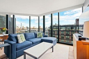 21-30-30 44th Dr in Queens, NY - Building Photo