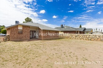 1556 Kolliker Dr in El Paso, TX - Foto de edificio - Building Photo