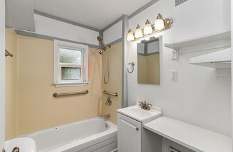 106 Pine Ave in Snohomish, WA - Building Photo - Building Photo