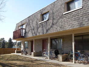 1701 Erin Ct, Unit 3 in Fort Collins, CO - Building Photo - Building Photo