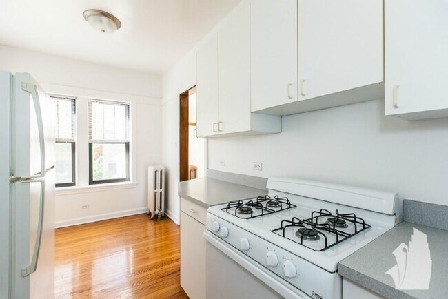816 W Waveland Ave, Unit 35 in Chicago, IL - Building Photo - Building Photo