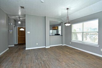 814 Monarch Ave in Cedar Park, TX - Foto de edificio - Building Photo