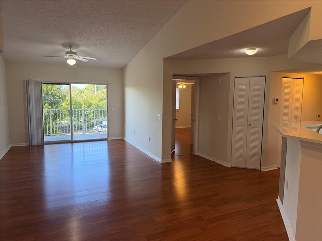 5005 Wiles Rd in Coral Springs, FL - Building Photo - Building Photo