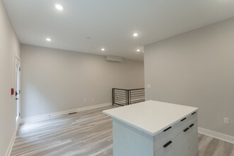 665 N 35th St in Philadelphia, PA - Foto de edificio - Building Photo