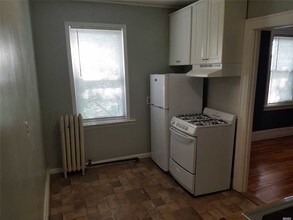 610 Jericho Turnpike-Unit -3 in New Hyde Park, NY - Building Photo - Building Photo