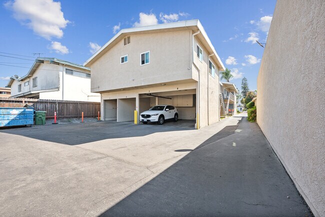 435 W. Regent St in Inglewood, CA - Foto de edificio - Building Photo