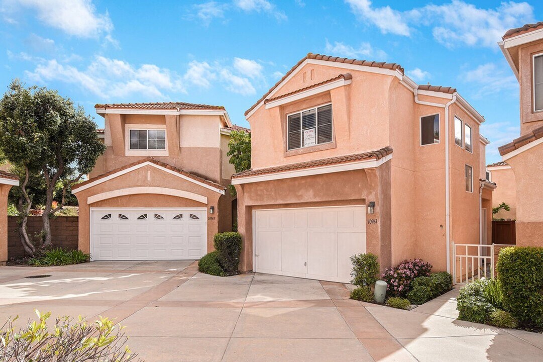 10961 Caminito Arcada in San Diego, CA - Building Photo