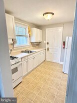 328 South St in Pottstown, PA - Building Photo