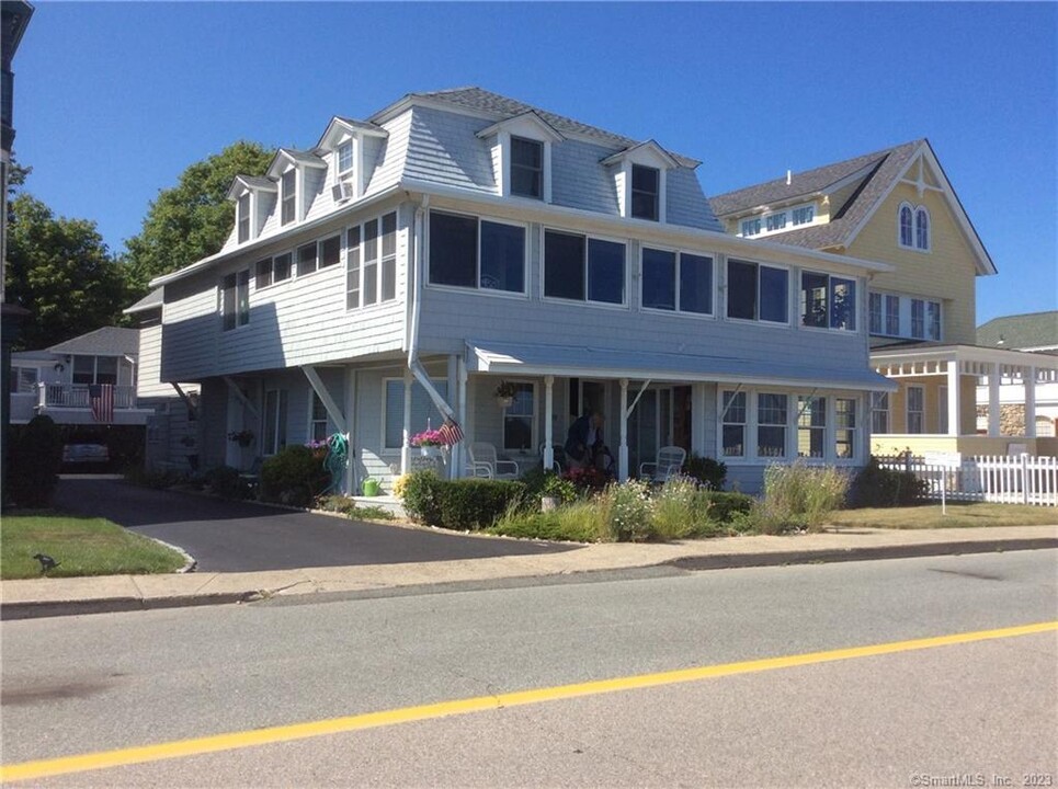 189 Seaside Ave in Westbrook, CT - Building Photo