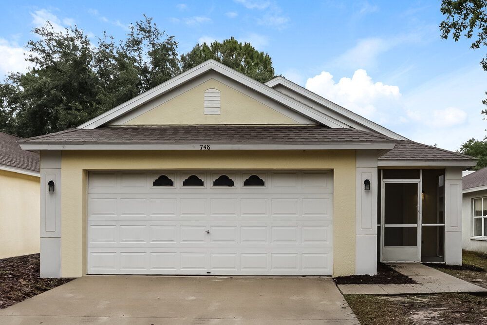 748 Cape Cod Cir in Valrico, FL - Building Photo