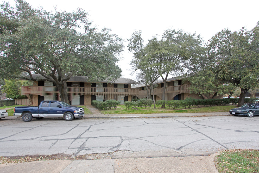 Merrydale Apartments I in Irving, TX - Building Photo