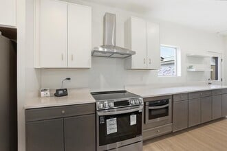 412 St Clair Ave in Columbus, OH - Building Photo - Building Photo