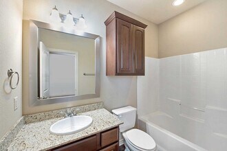 Spacious 3 Bed, 3.5 Bath Condo in Great Community!, Unit PHK in College Station, TX - Building Photo - Building Photo