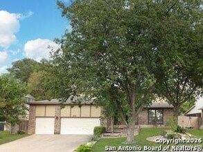 18118 Summer Knoll in San Antonio, TX - Building Photo - Building Photo