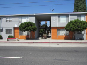 Tropicano in Long Beach, CA - Building Photo - Primary Photo