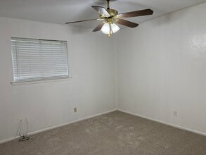 5355 Wonder Dr in Fort Worth, TX - Foto de edificio - Building Photo