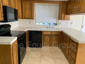 4845 W Cypress Ave in Visalia, CA - Building Photo - Building Photo