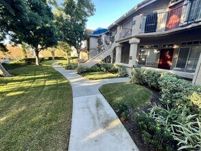 85 Castano in Rancho Santa Margarita, CA - Building Photo - Building Photo