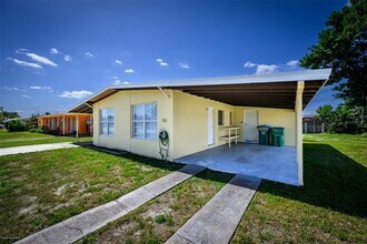 510 Sharon Cir in Port Charlotte, FL - Building Photo - Building Photo