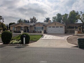 310 Marion Blvd in Fullerton, CA - Building Photo - Building Photo