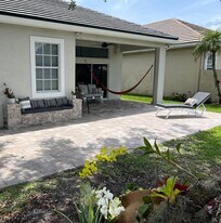 2591 Country Golf Dr in Wellington, FL - Building Photo